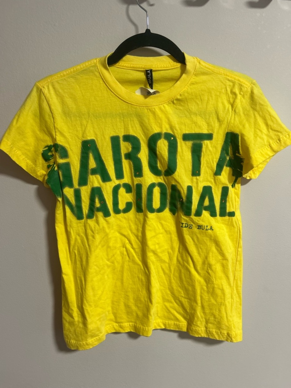 GAROTA NACIONAL Yellow Graphic Tee